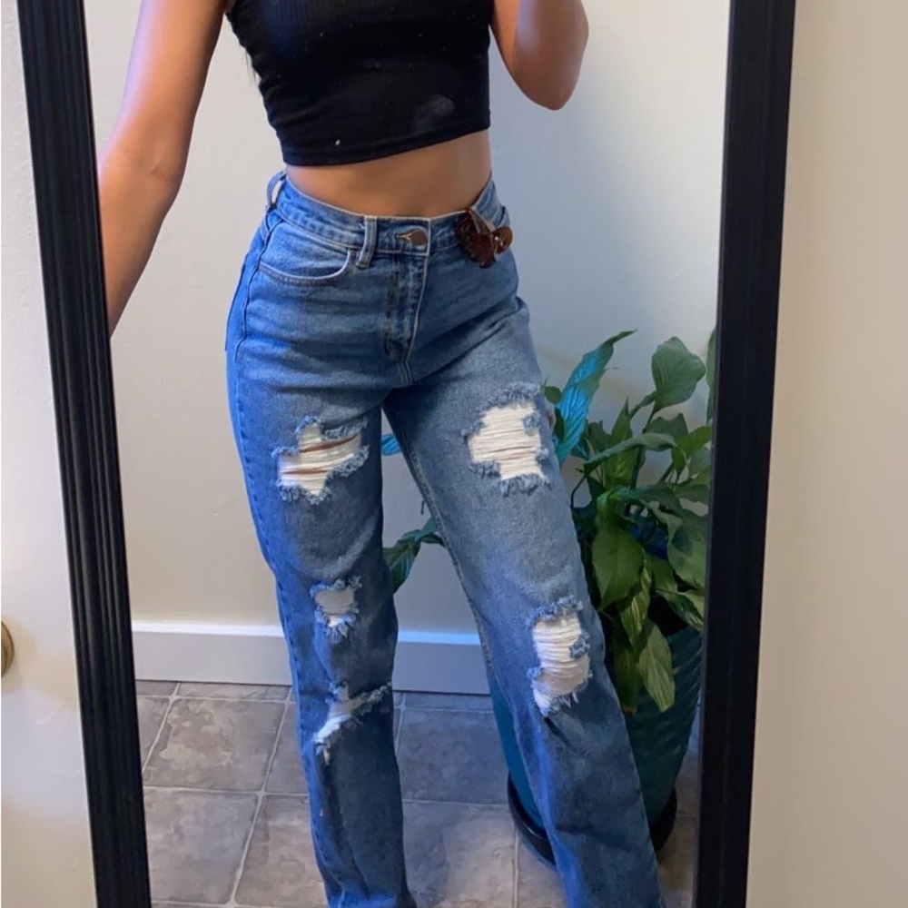 Fashion Nova: “I got it from my mama” dark wash ripped mom jeans